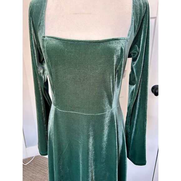 OLD NAVY Fit & Flare Green Velvet Mini Dress Size M, NEW WITH TAGS - Picture 8 of 8